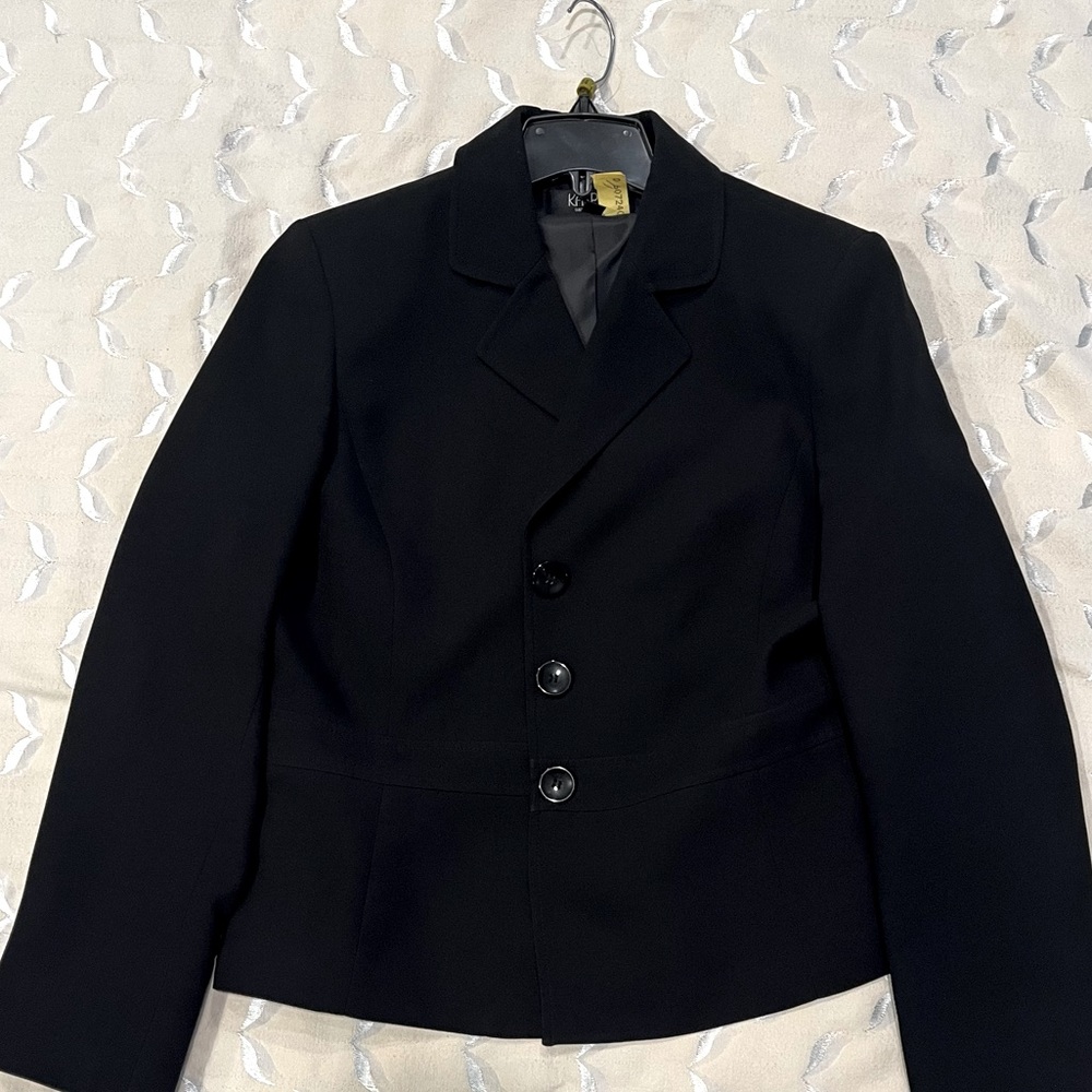Kasper Womens Blazer. Size 14 . Black